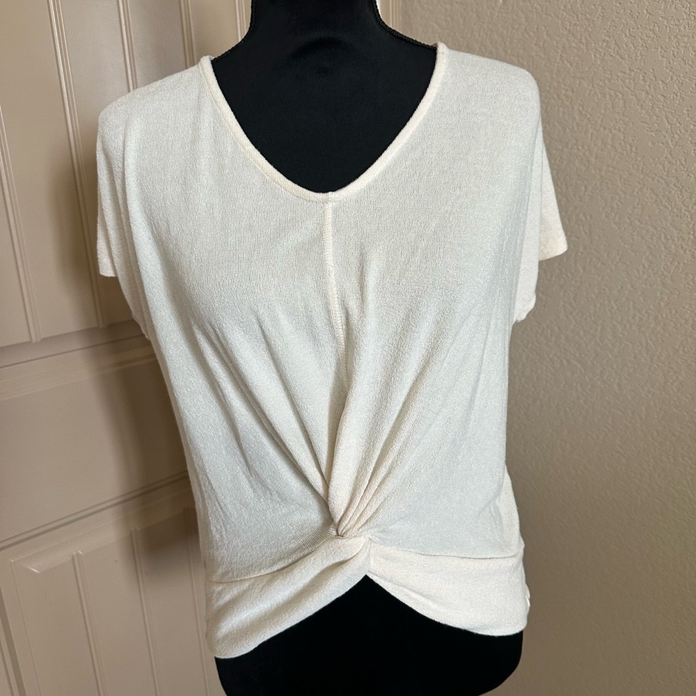 Alya from Nordstrom Cream Twist-Front Short Sleeve Tee Tie Back size XS